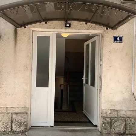 Maras Terrace Marini Dvori