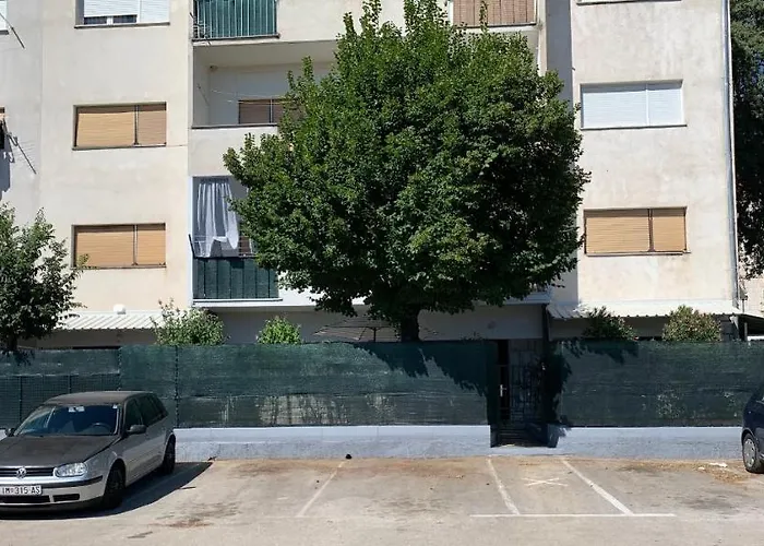 Maras Terrace Marini Dvori